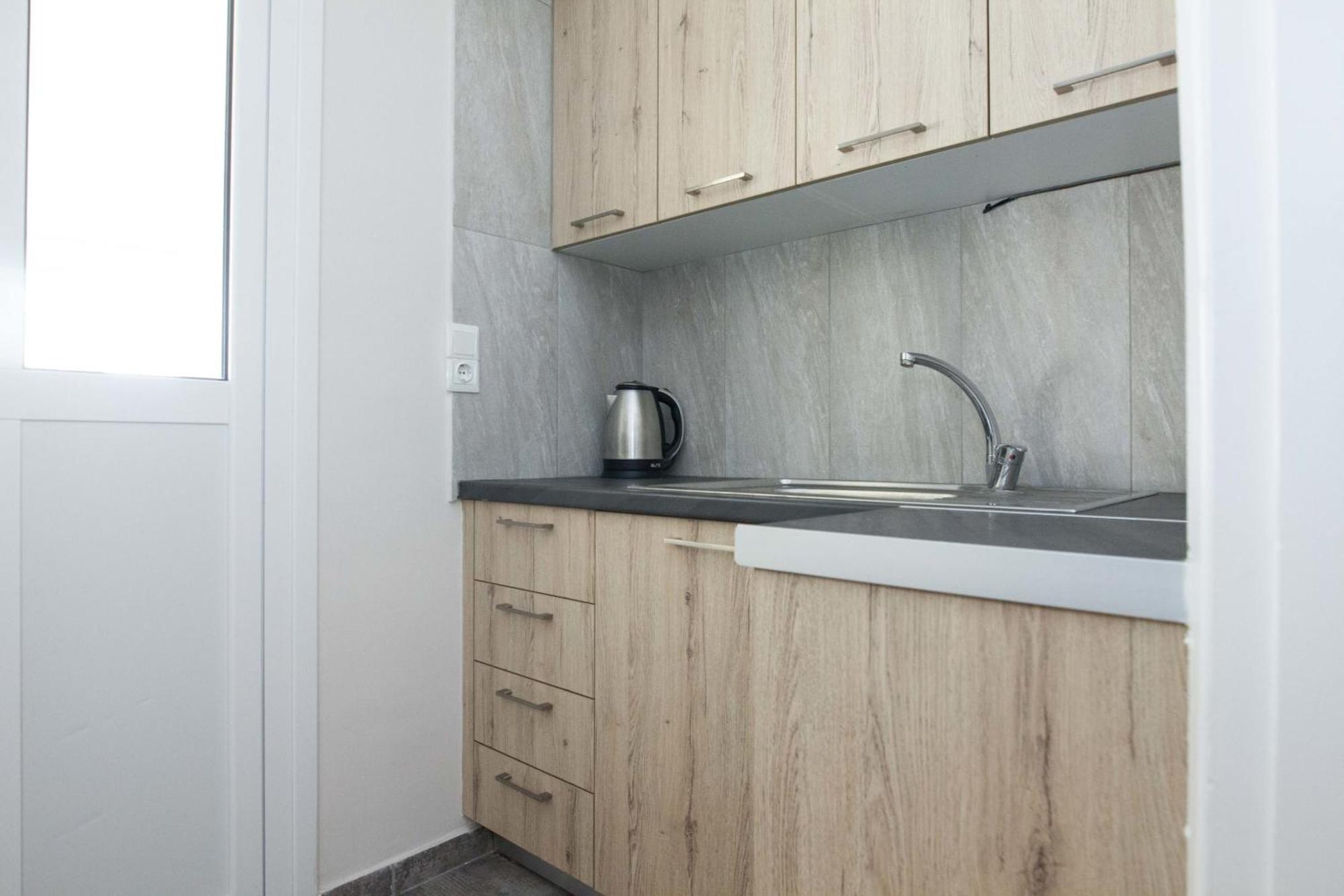 Modern 1 Bd Balcony Apt Near Metro In Kato Patisia Atenas Exterior foto