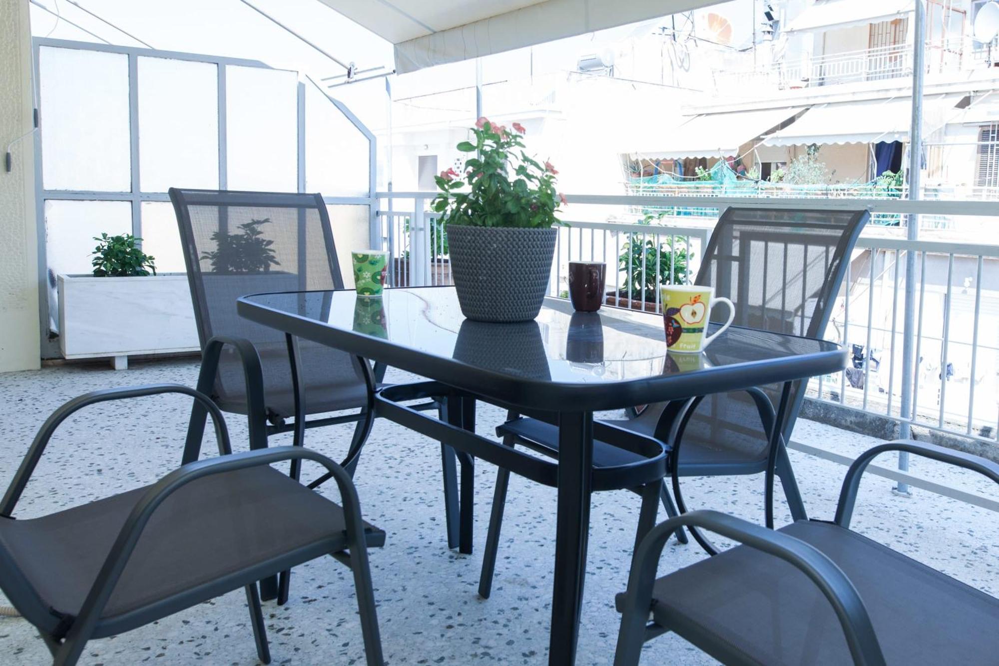 Modern 1 Bd Balcony Apt Near Metro In Kato Patisia Atenas Exterior foto
