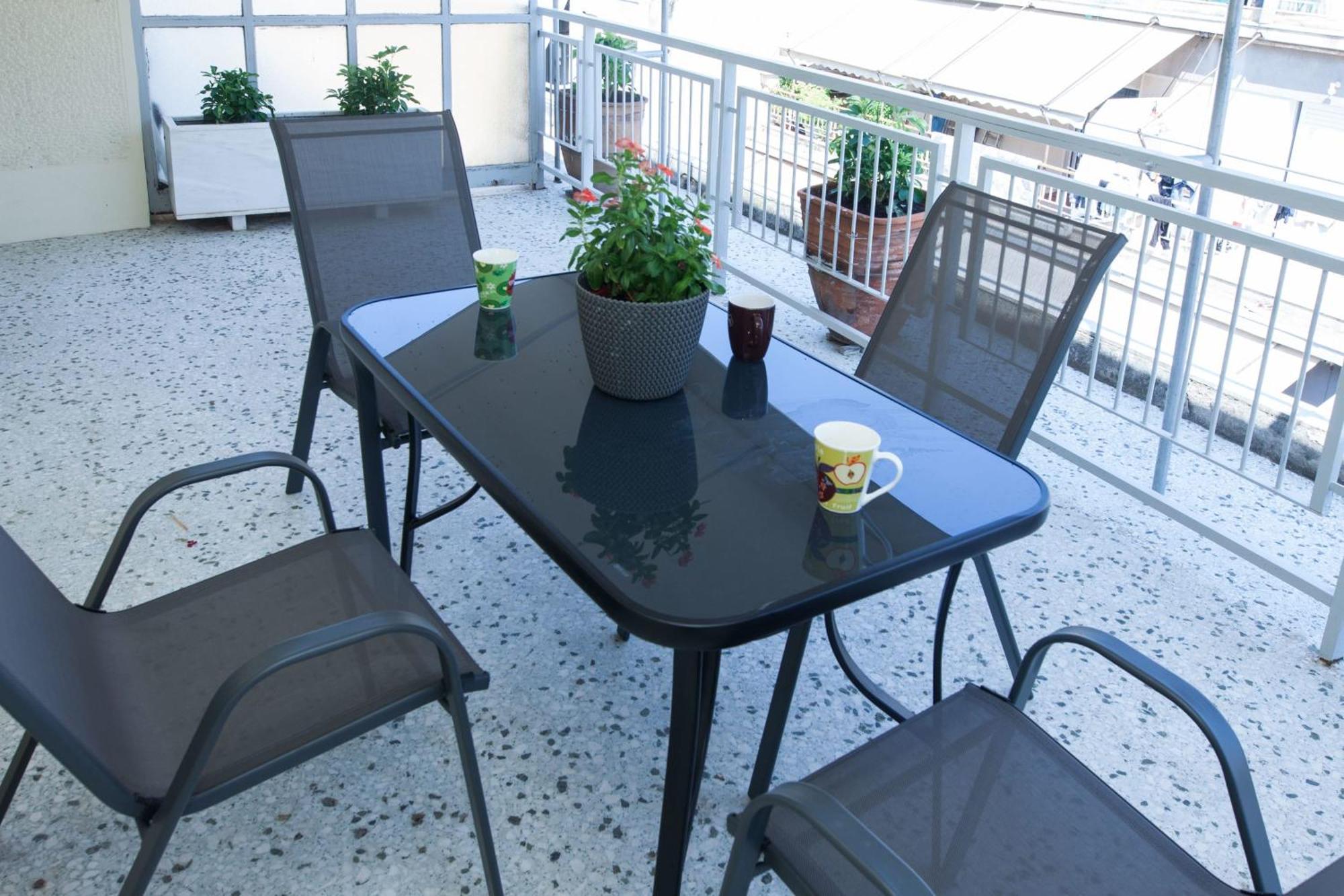 Modern 1 Bd Balcony Apt Near Metro In Kato Patisia Atenas Exterior foto